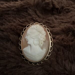 Vintage Cameo brooch/pendant